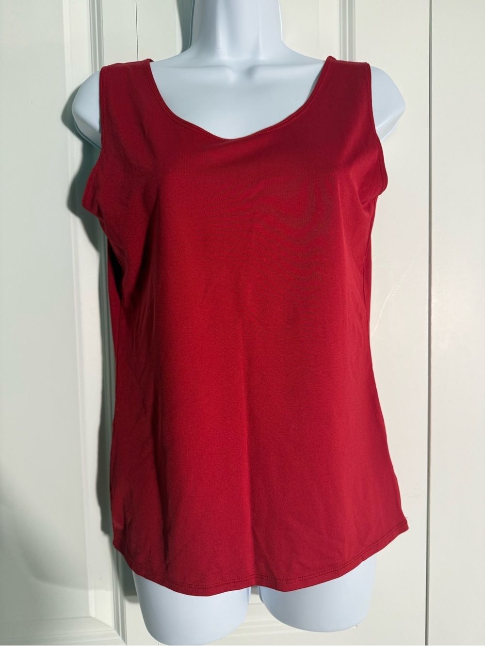 Ellen Tracy Red Sleeveless Scoop Neck Tank